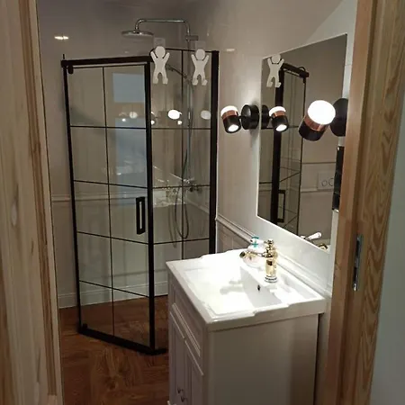 Bialy Apart Otel Borzecin (Brzesko)